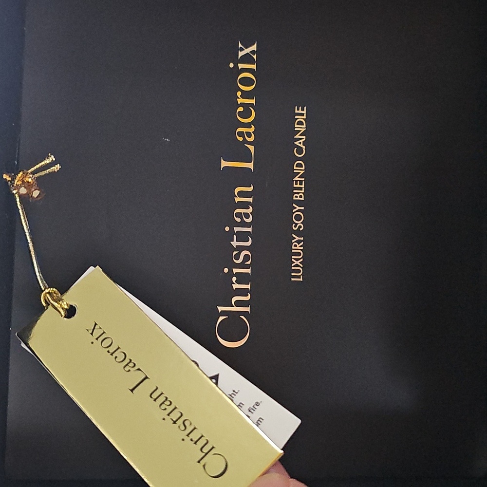 Christian Lacroix NEW NIB soy luxury candle 15 oz - Picture 2 of 7